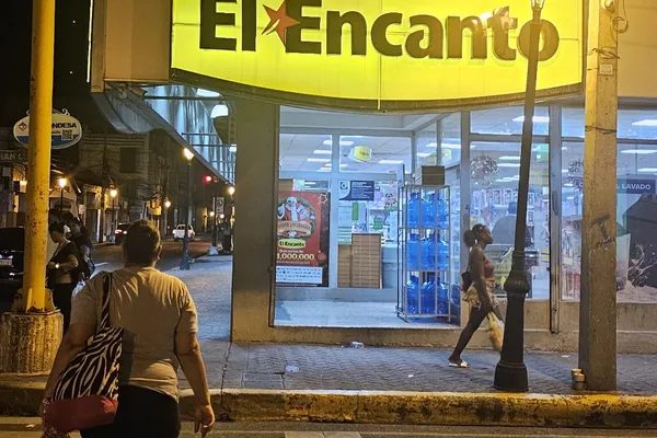 Fachada de El Encanto