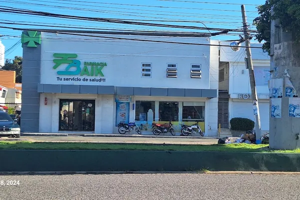 Fachada de Farmacia Baik